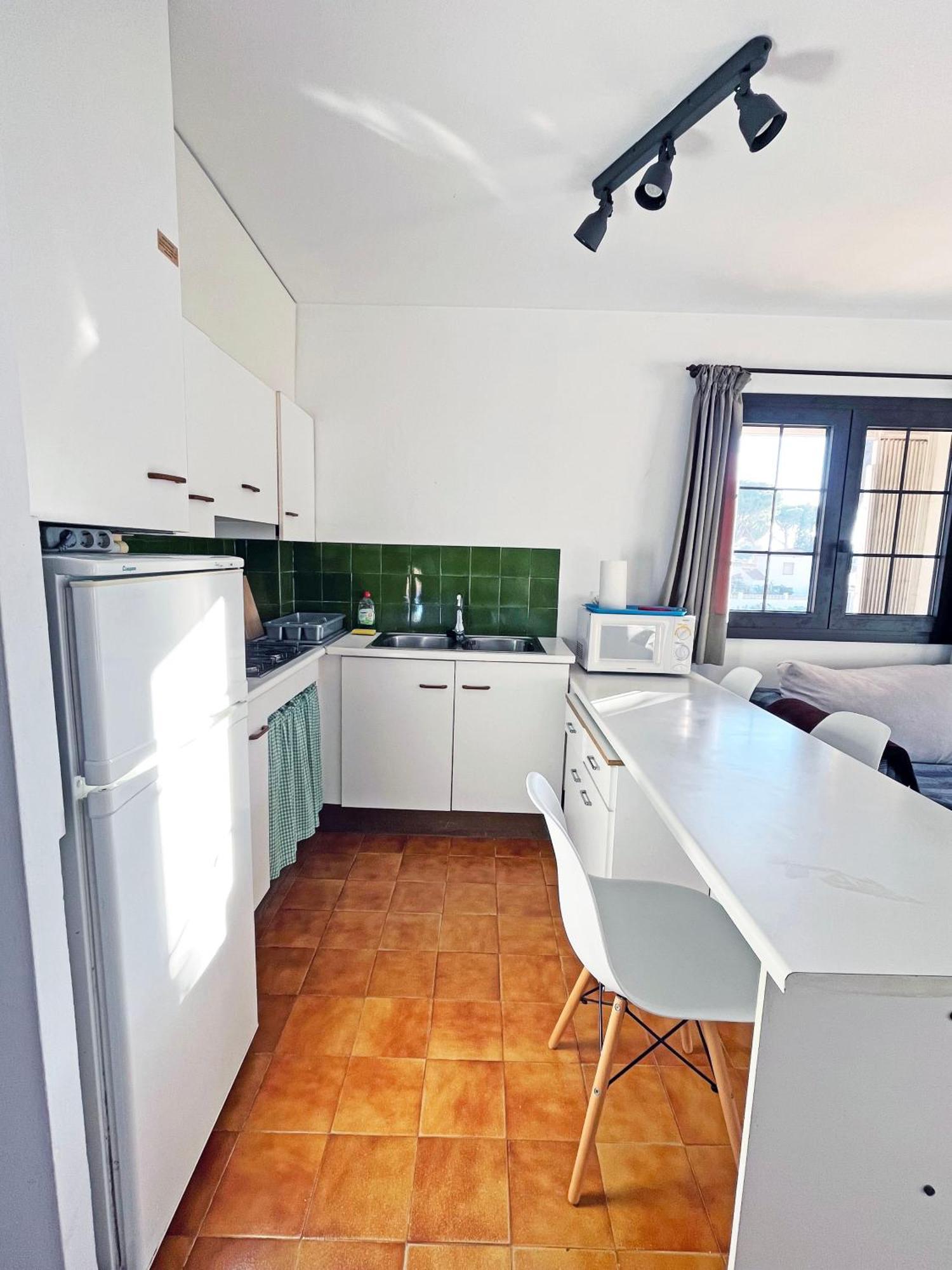 Apartamento En La Escala Con Piscina Y Parking Ля Эскала Экстерьер фото