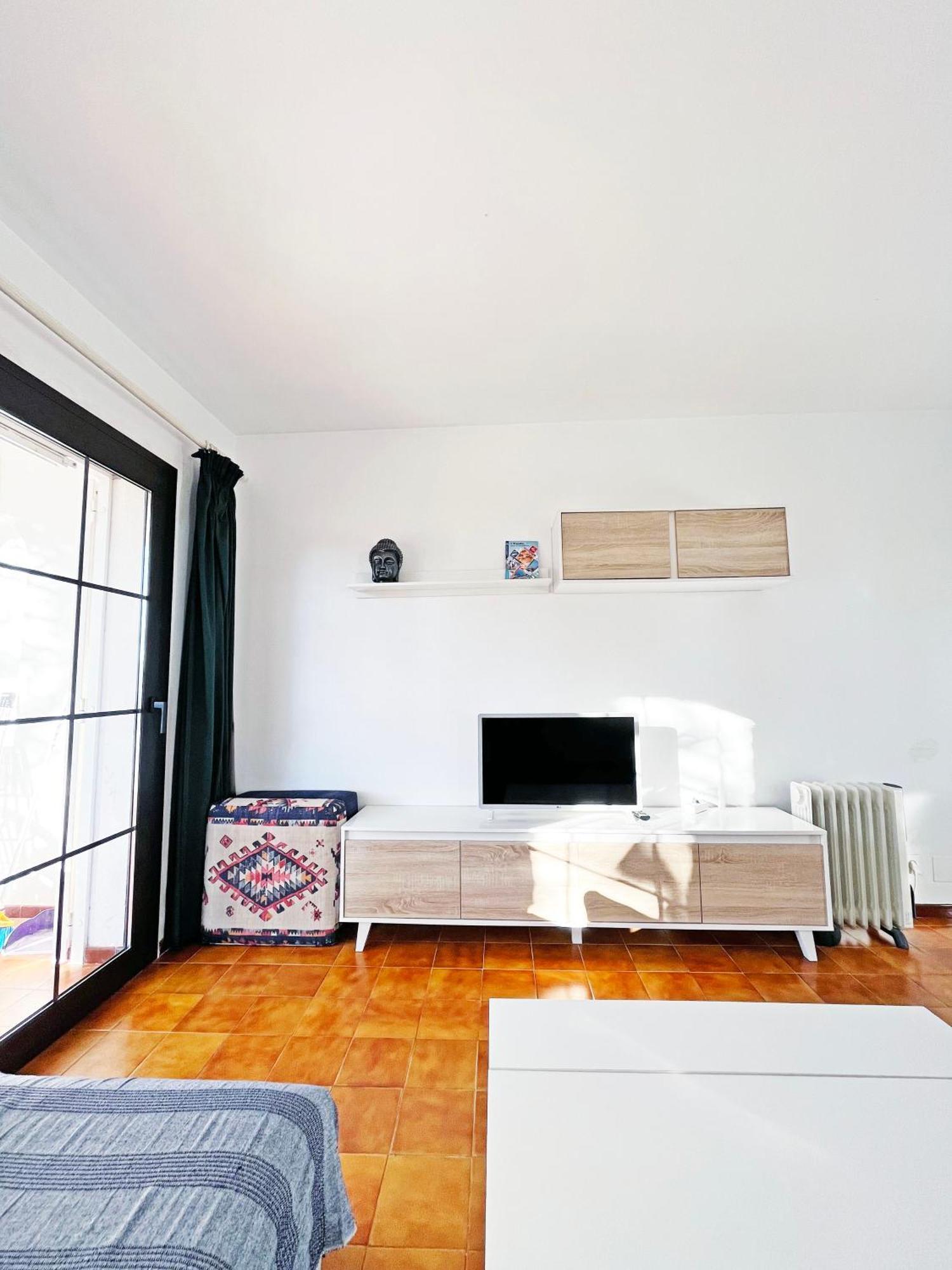Apartamento En La Escala Con Piscina Y Parking Ля Эскала Экстерьер фото